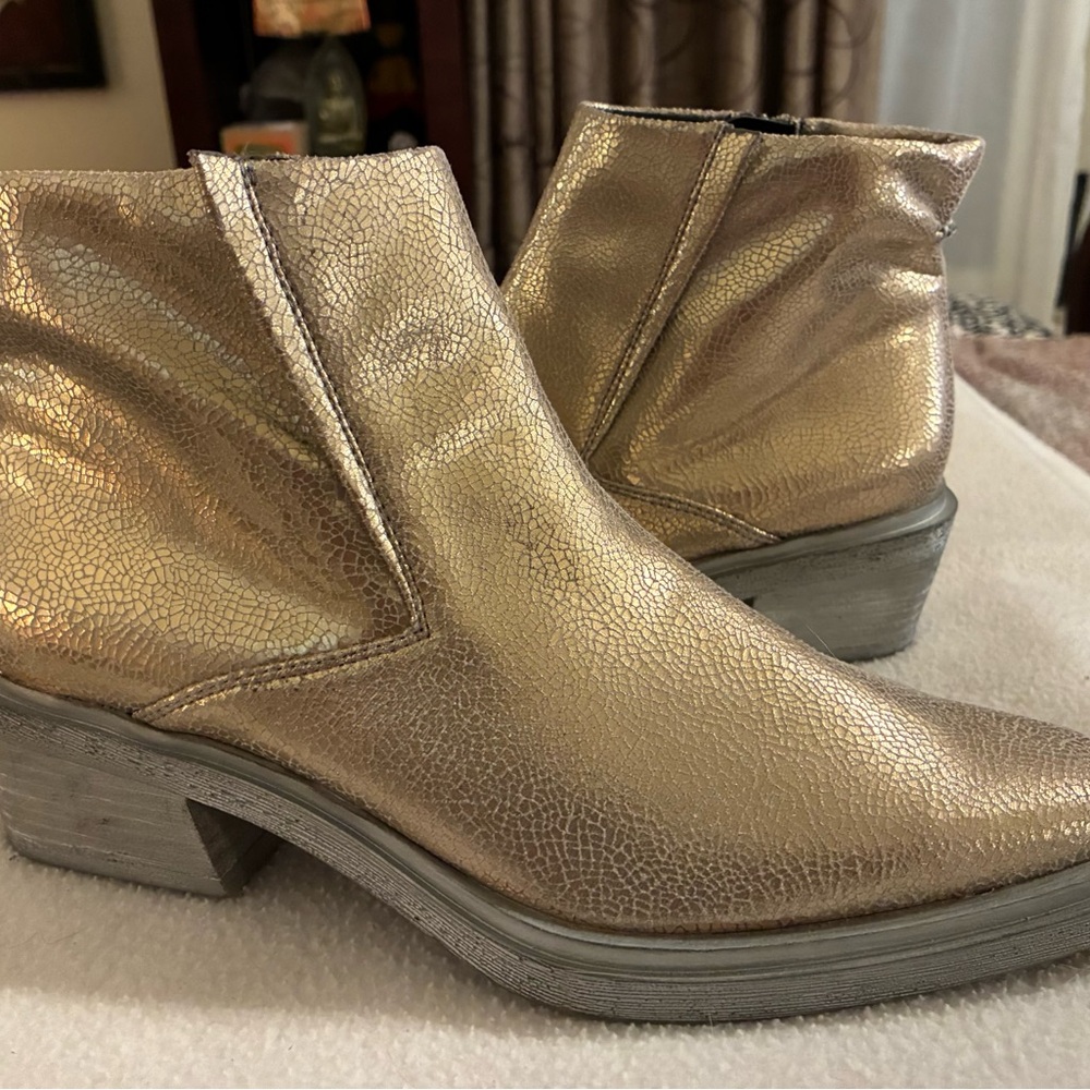 Franco Sarto Pewter Metallic Ankle Boots Chunky Heel Side Zip Glam Y2K EUC 6.5